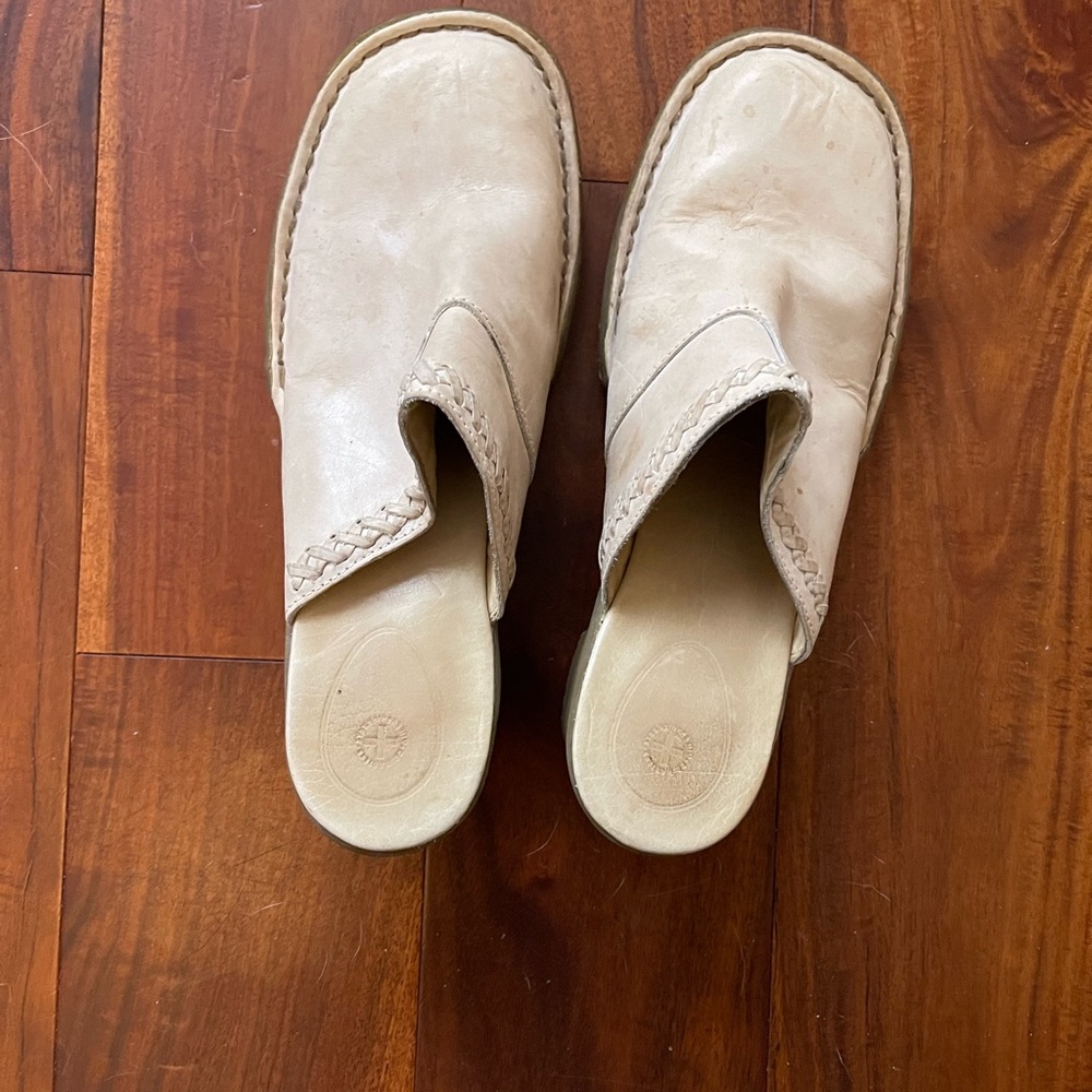 Dr Martens vintage clogs 9 off white